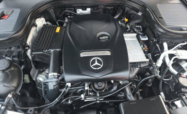 Used 2018 Mercedes-Benz GLC 300 w/ Premium Package image 26
