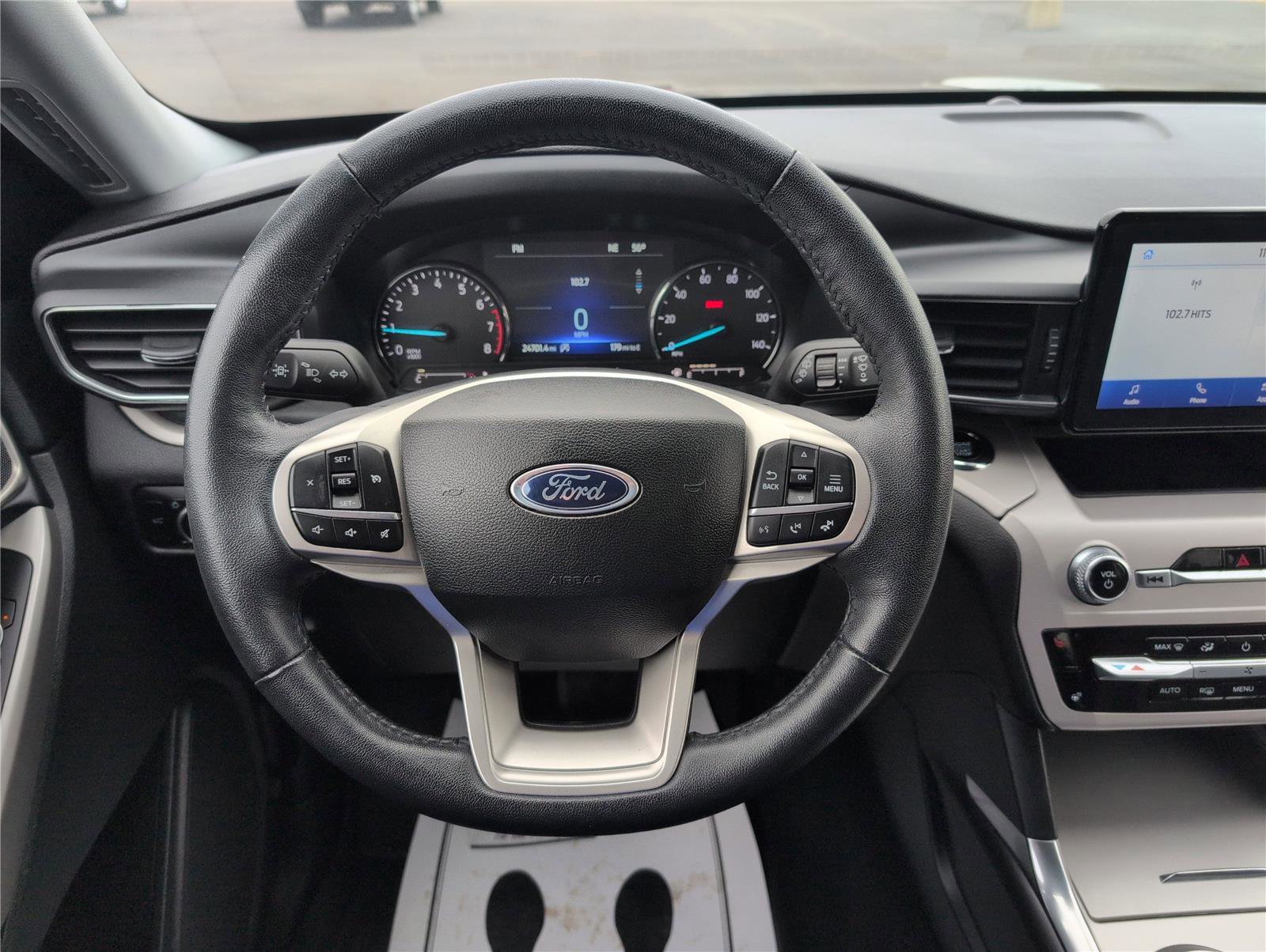 Used 2024 Ford Explorer XLT w/ Equipment Group 202A AWD/4WD image 20