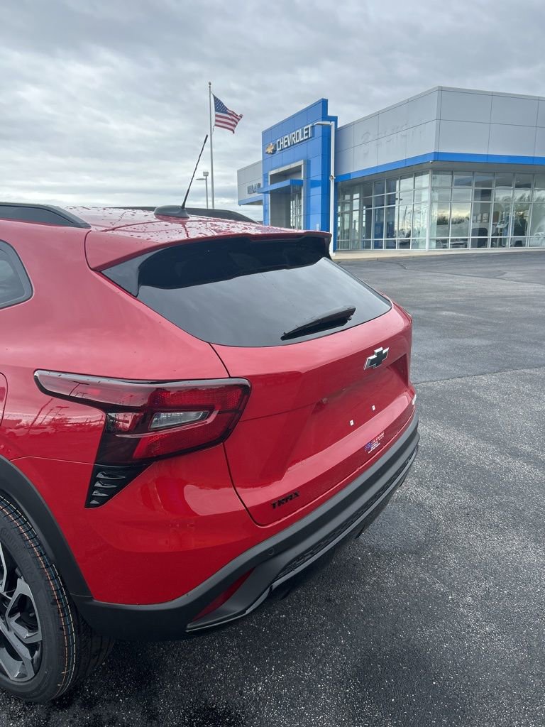 New 2026 Chevrolet Trax RS w/ Sunroof Package FWD image 11