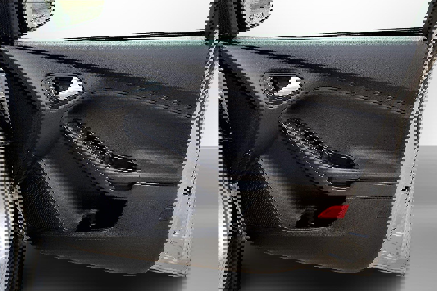 Used 2018 Ford Focus SE image 26