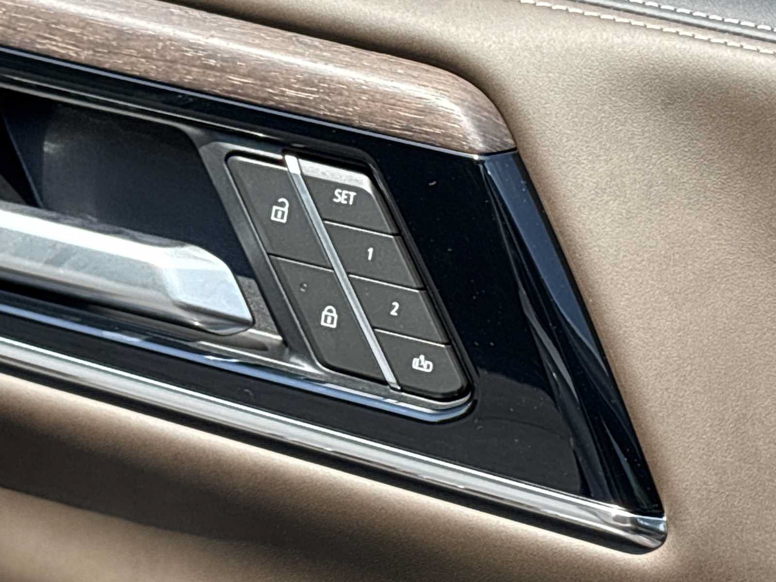 New 2026 GMC Yukon Denali Ultimate AWD/4WD image 14
