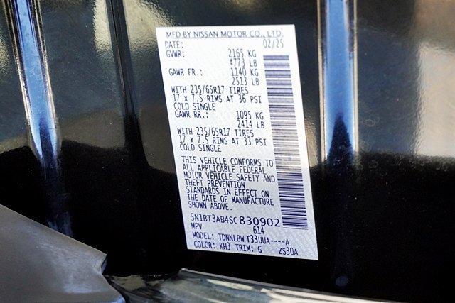 Used 2025 Nissan Rogue S AWD/4WD image 14
