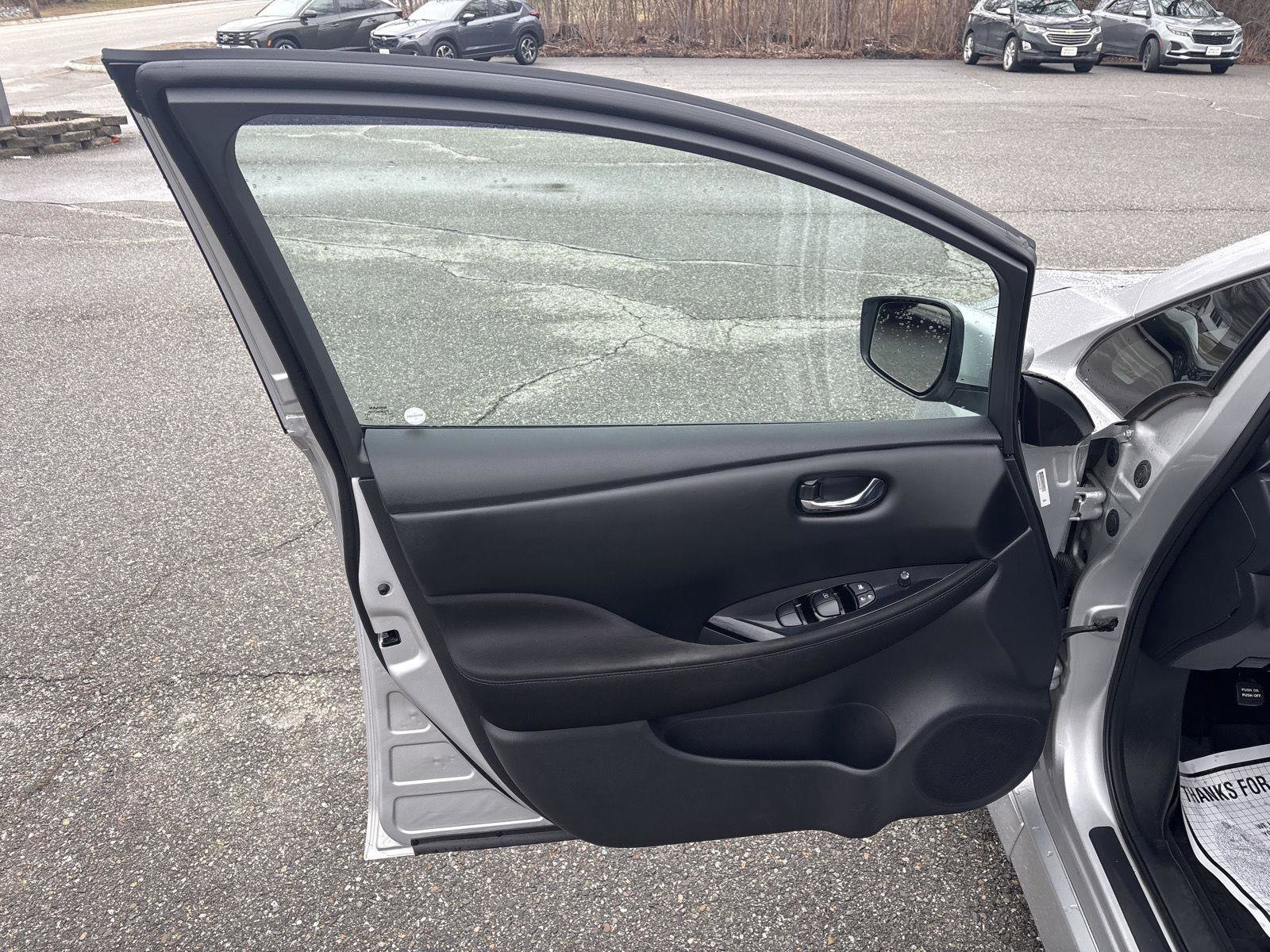 Used 2020 Nissan Leaf SV w/ SV All Weather Package FWD image 12