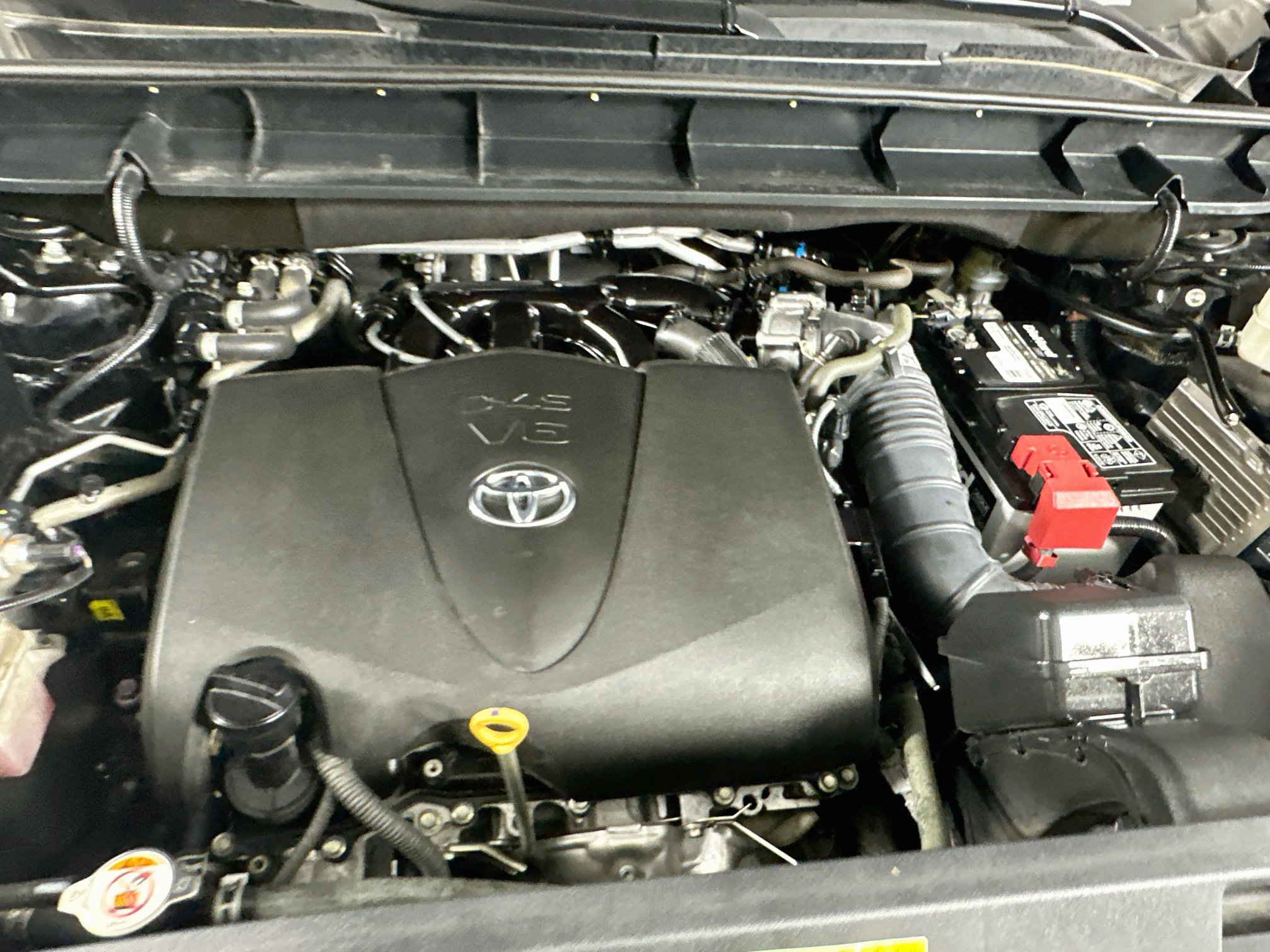 Used 2021 Toyota Highlander XSE FWD image 36