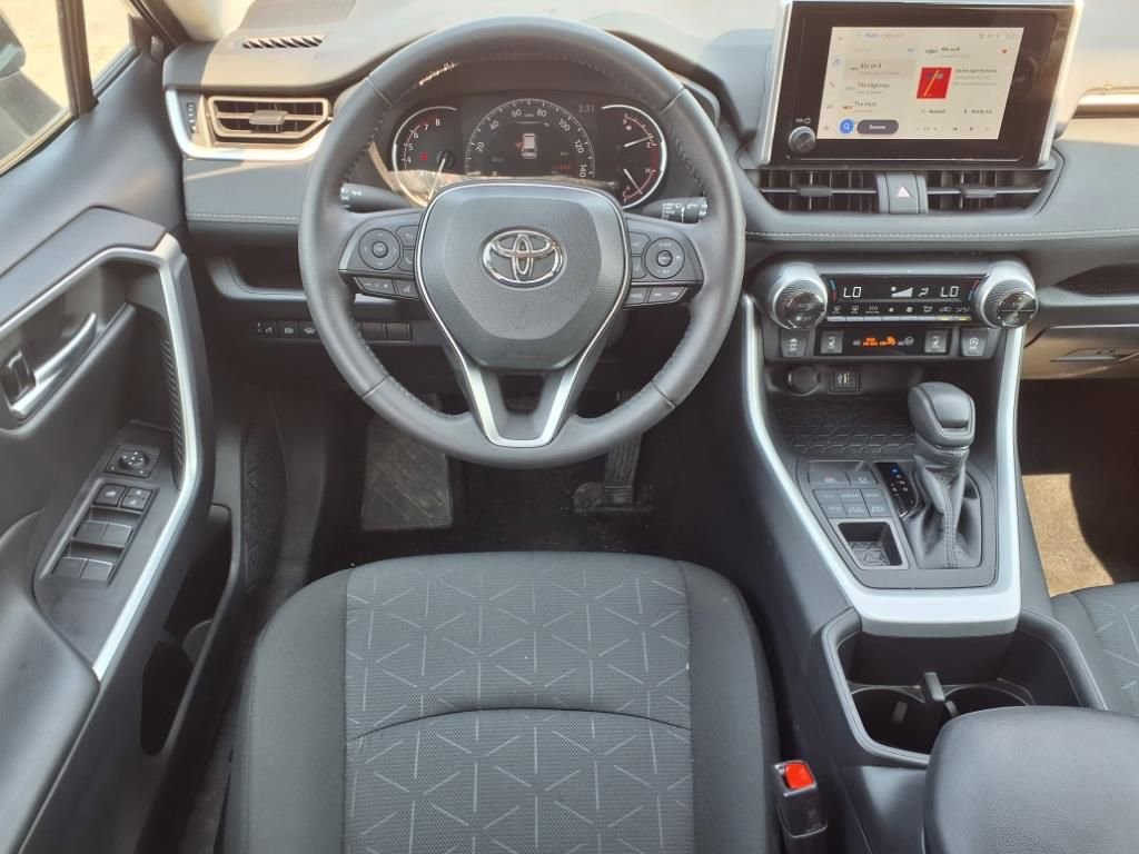 Used 2024 Toyota RAV4 XLE image 9