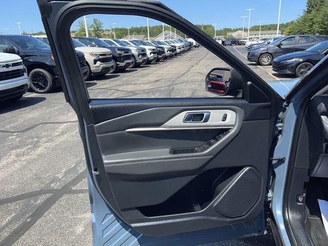 Used 2025 Ford Explorer Active w/ Active Comfort Package AWD/4WD image 23