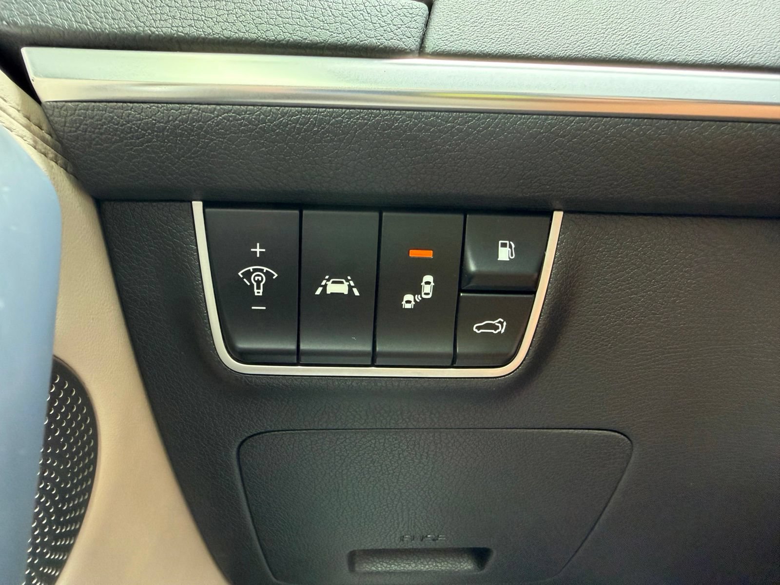 Used 2018 Kia Stinger GT2 AWD/4WD image 26