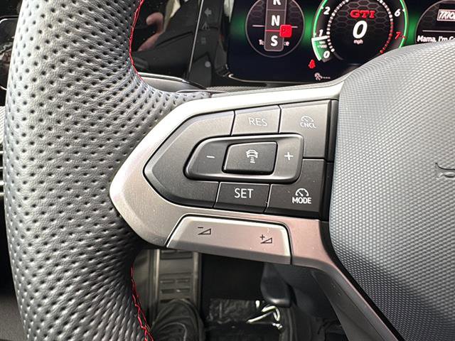 New 2026 Volkswagen GTI SE FWD image 18