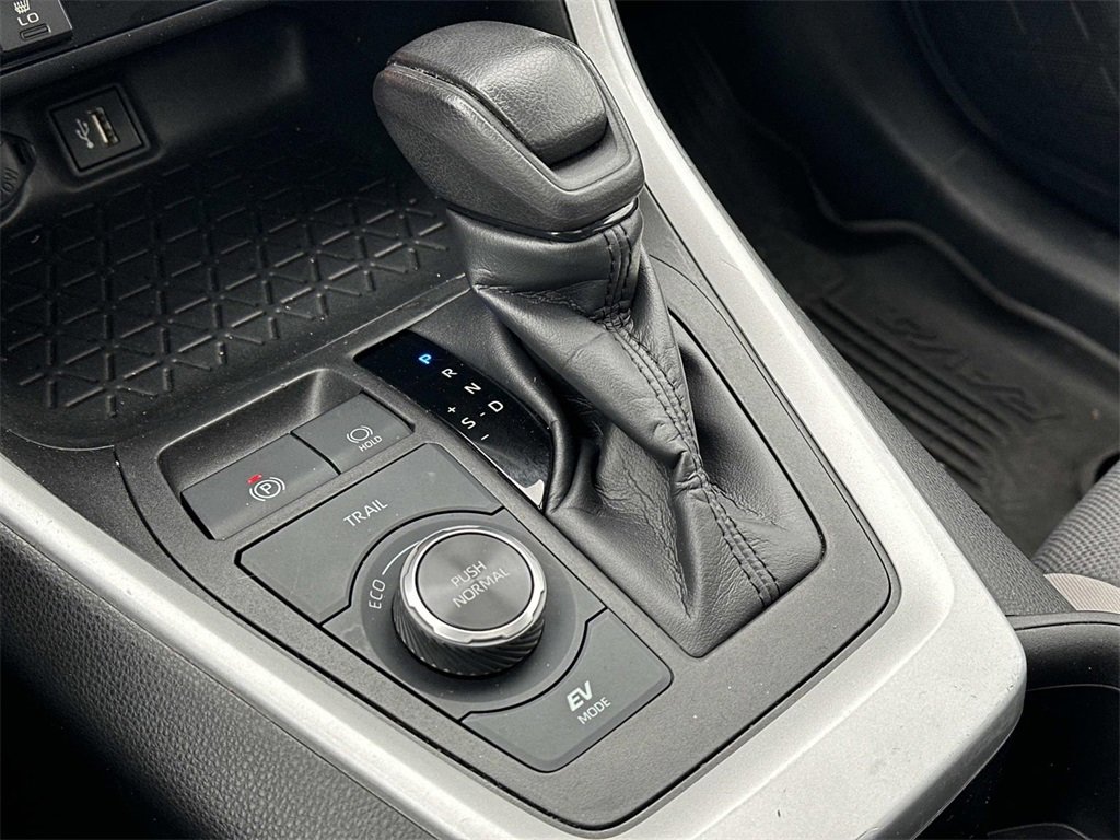 Used 2023 Toyota RAV4 XLE image 33