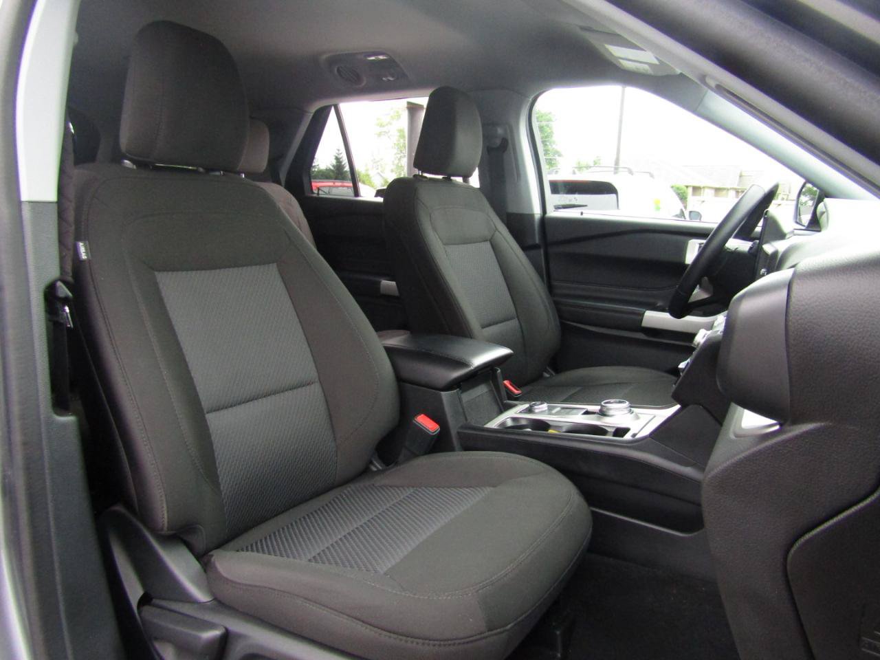 Used 2022 Ford Explorer XLT AWD/4WD image 24