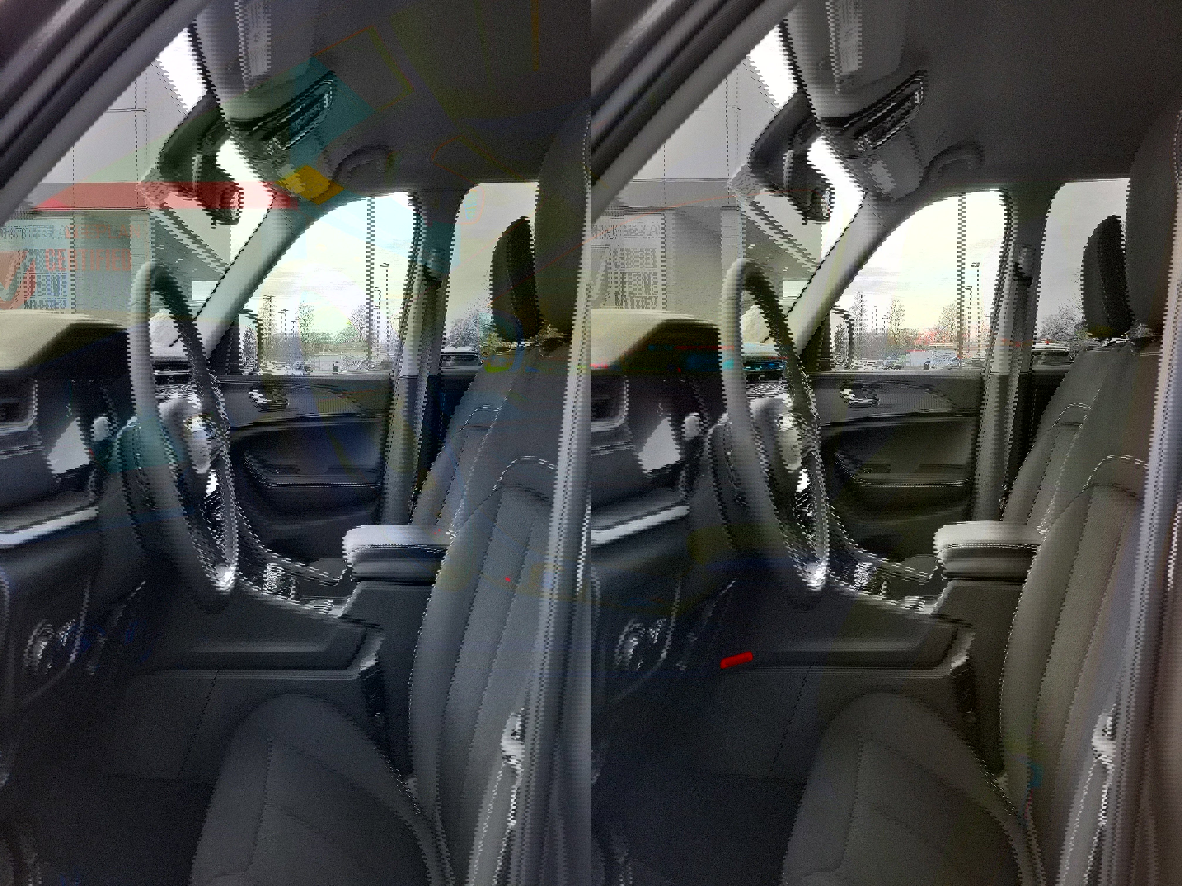 Used 2024 Jeep Grand Cherokee Laredo image 15