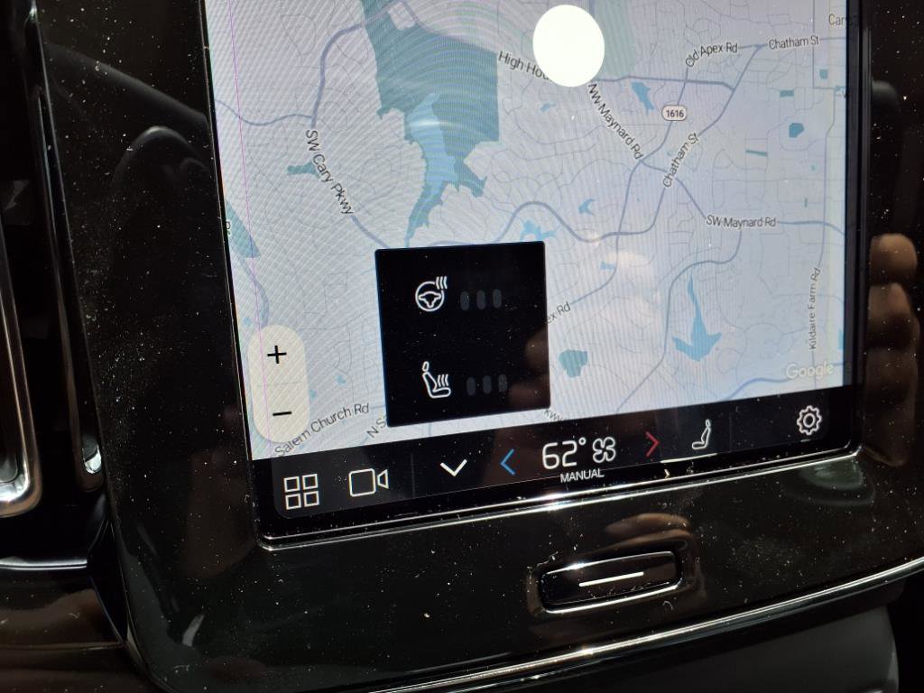 New 2025 Volvo XC40 B5 Core w/ Protection Package Premier image 21