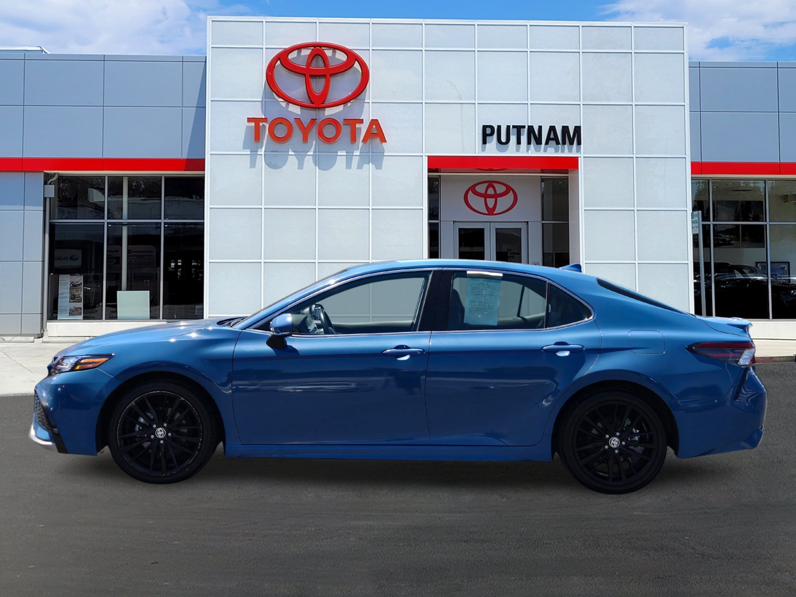 Used 2024 Toyota Camry XSE FWD image 7