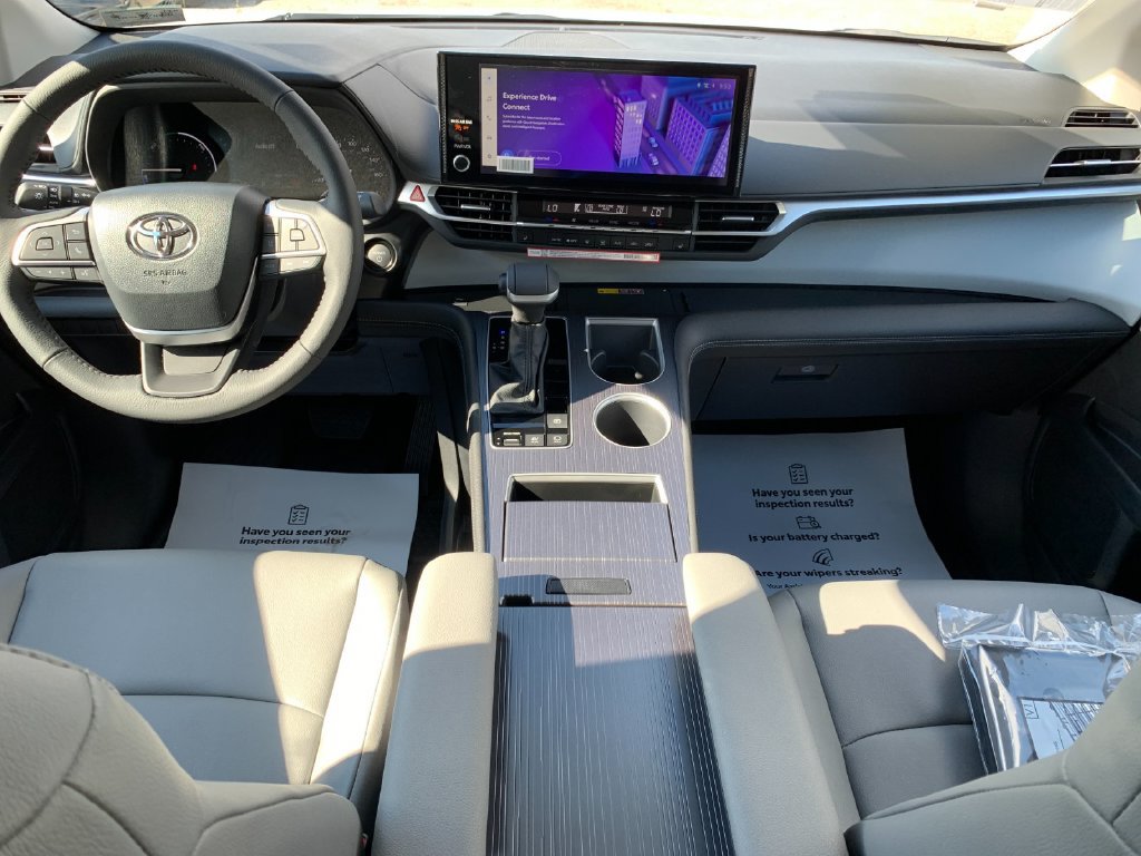 New 2026 Toyota Sienna XLE AWD/4WD image 15