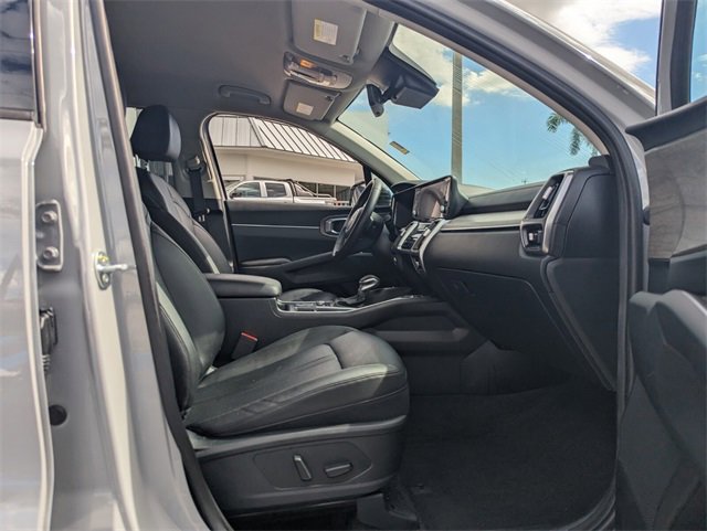 Used 2023 Kia Sorento EX image 19