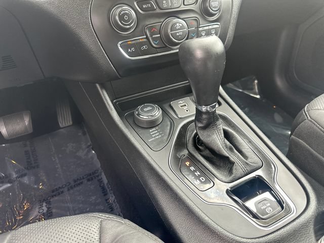 Used 2021 Jeep Cherokee Limited w/ Elite Package AWD/4WD image 25