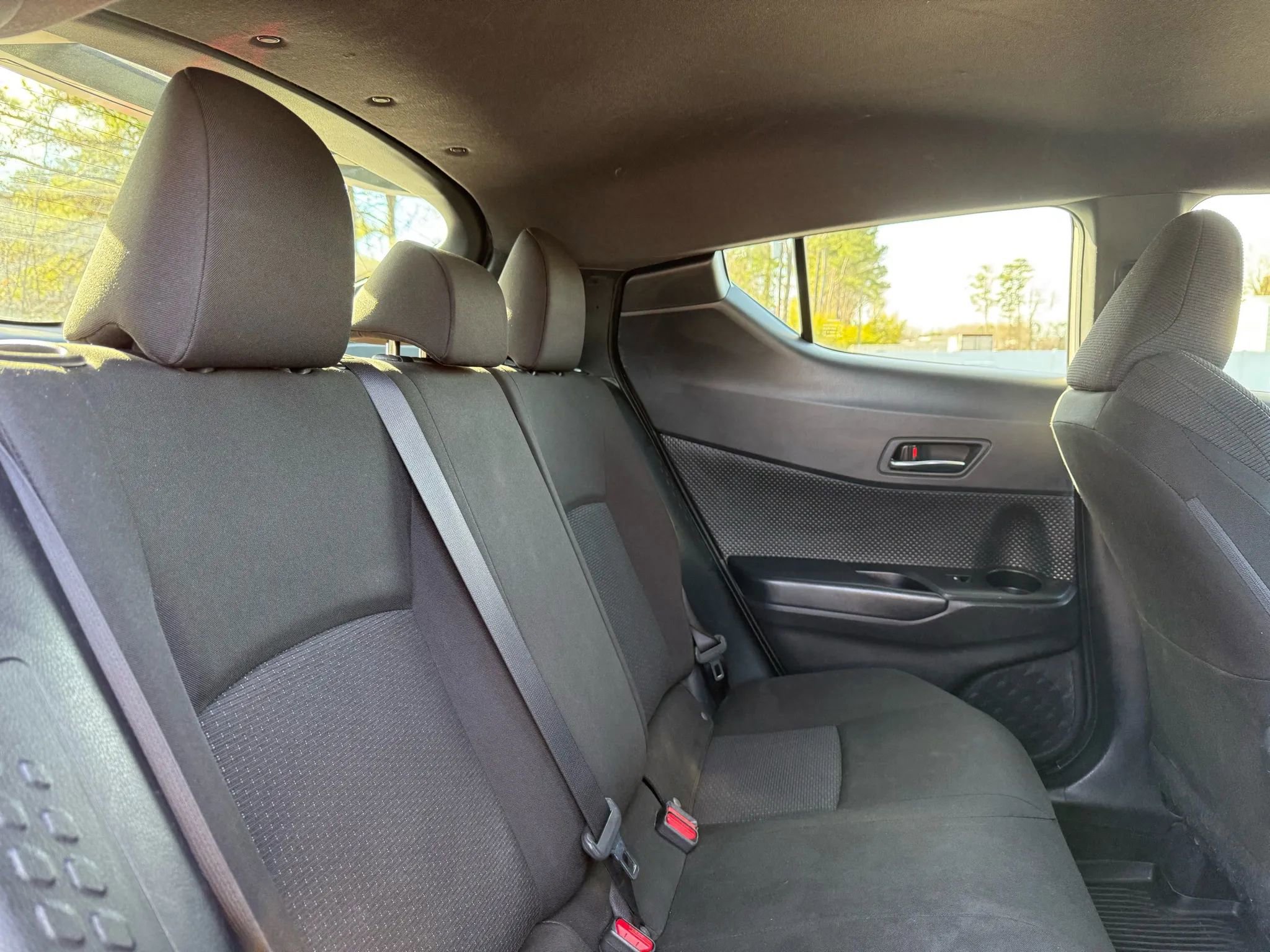 Used 2019 Toyota C-HR LE image 29