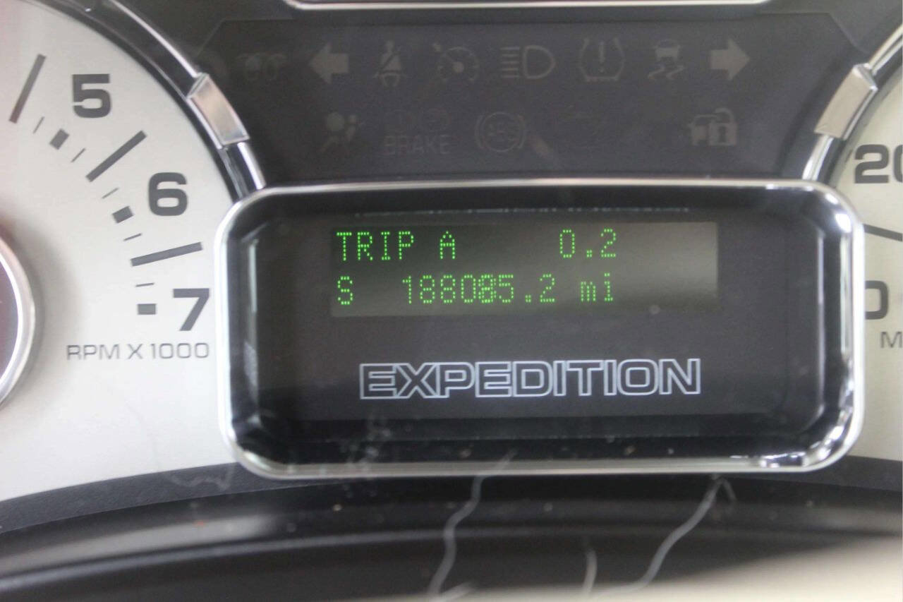 Used 2010 Ford Expedition EL Eddie Bauer image 8