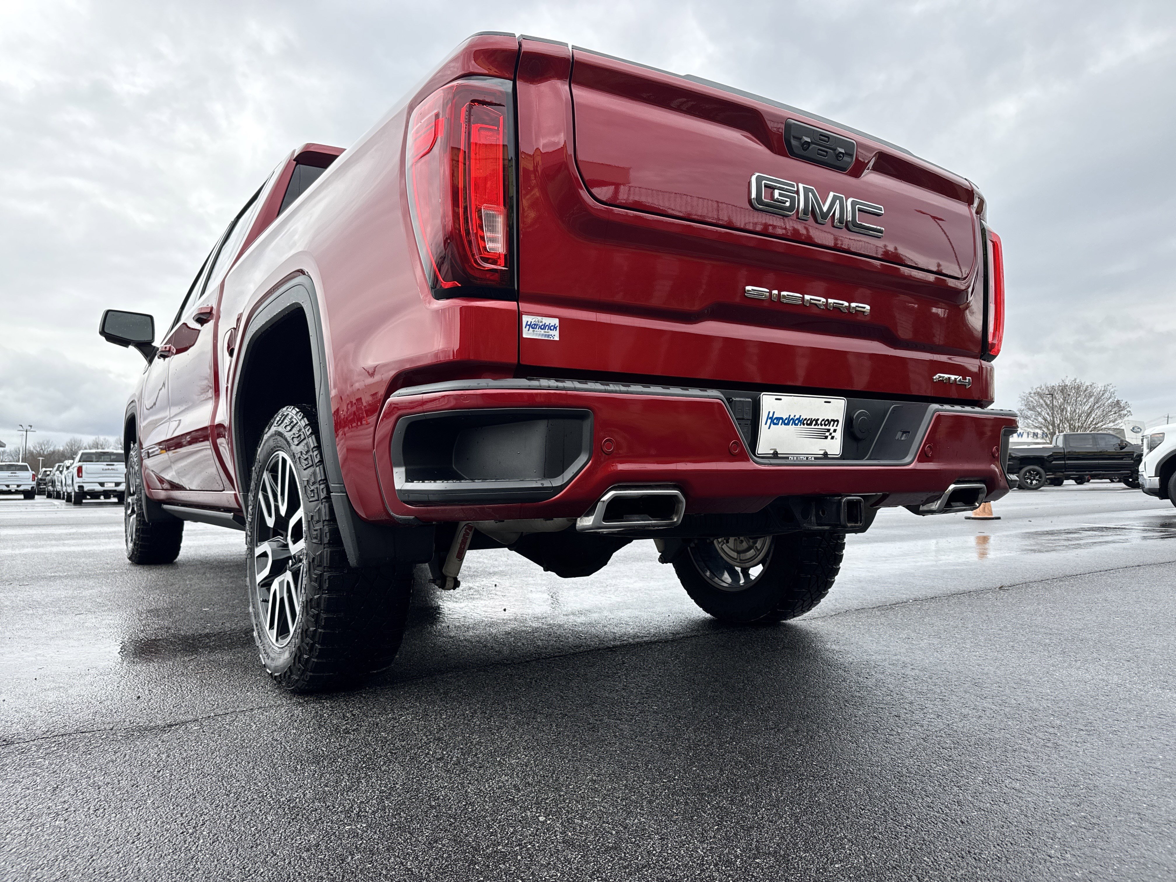 Used 2024 GMC Sierra 1500 AT4 w/ Technology Package image 8