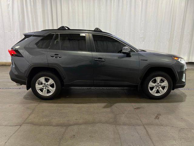 Certified 2021 Toyota RAV4 XLE w/ Carpet Mat Package (TMS) AWD/4WD image 3