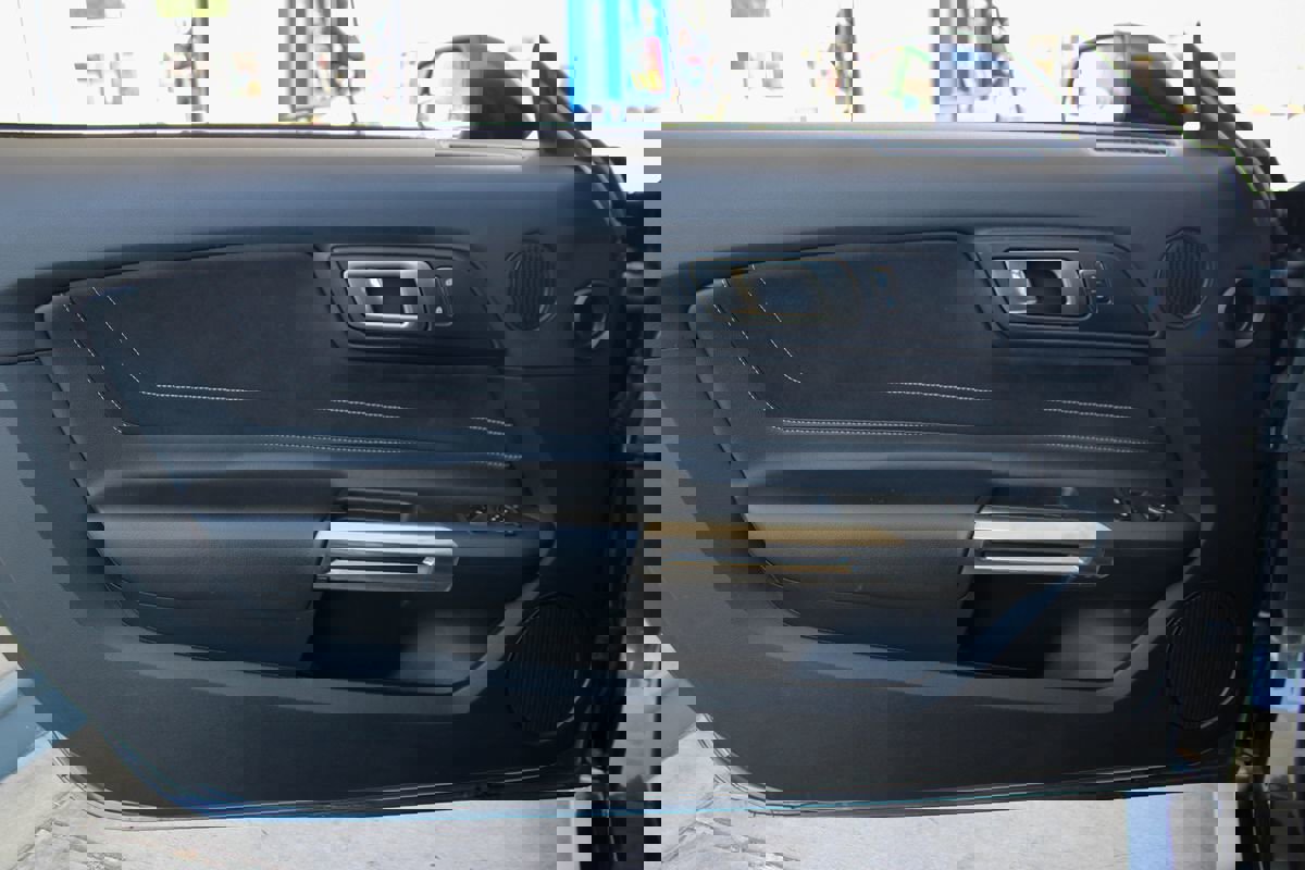 Used 2017 Ford Mustang Shelby GT350 w/ Electronics Package image 40