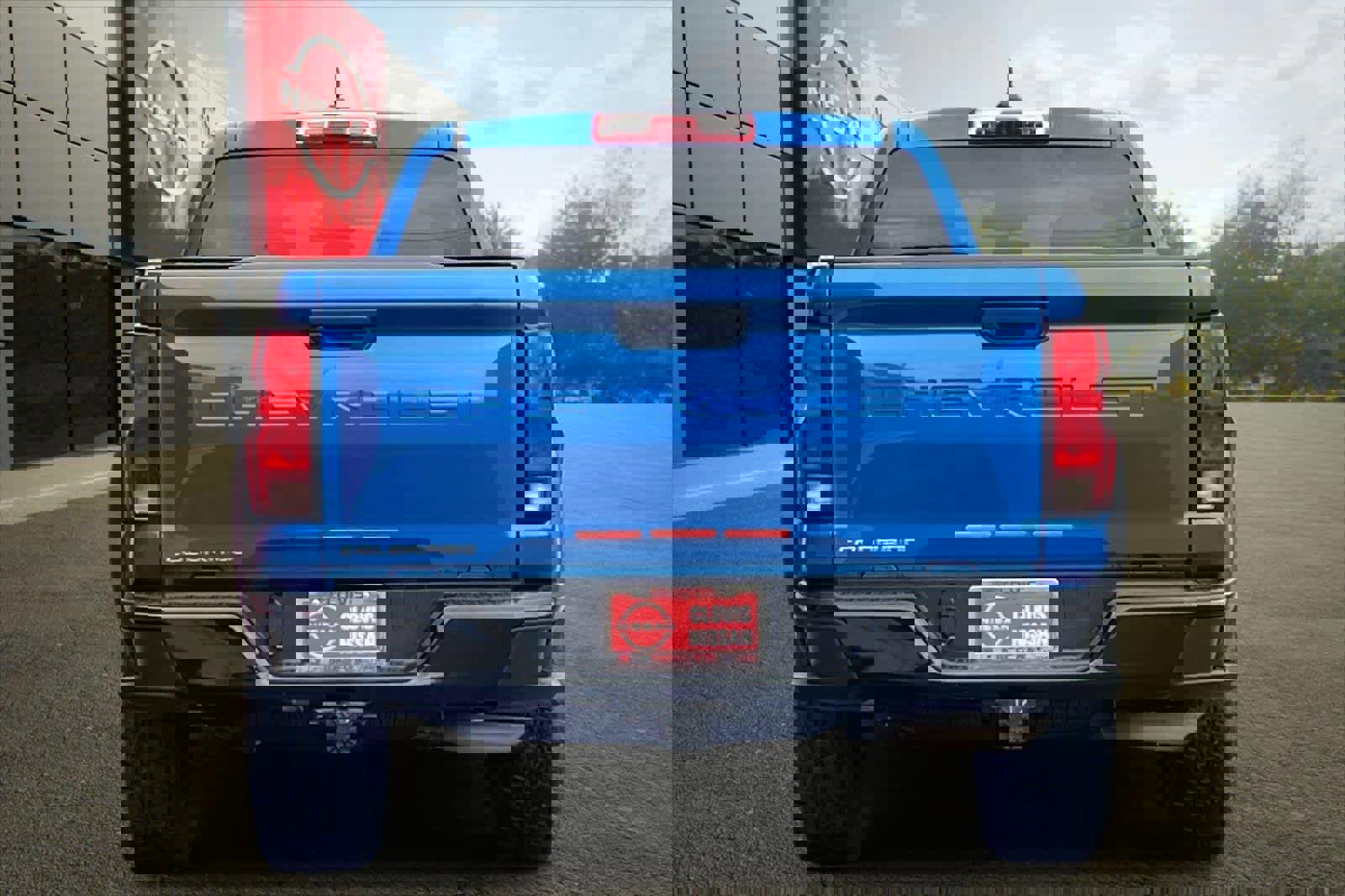 Used 2023 Chevrolet Colorado Trail Boss w/ Advanced Trailering Package image 8