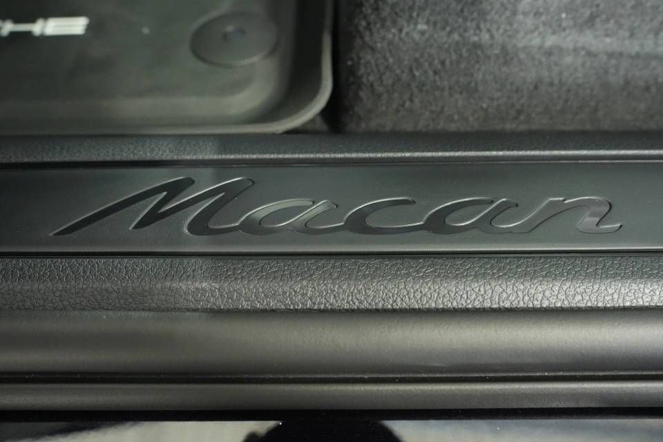 New 2026 Porsche Macan AWD/4WD image 32