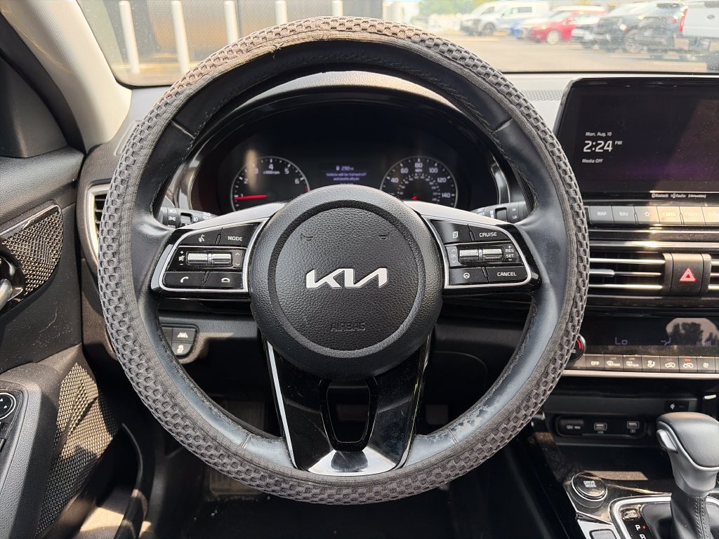 Used 2023 Kia Seltos EX AWD/4WD image 12