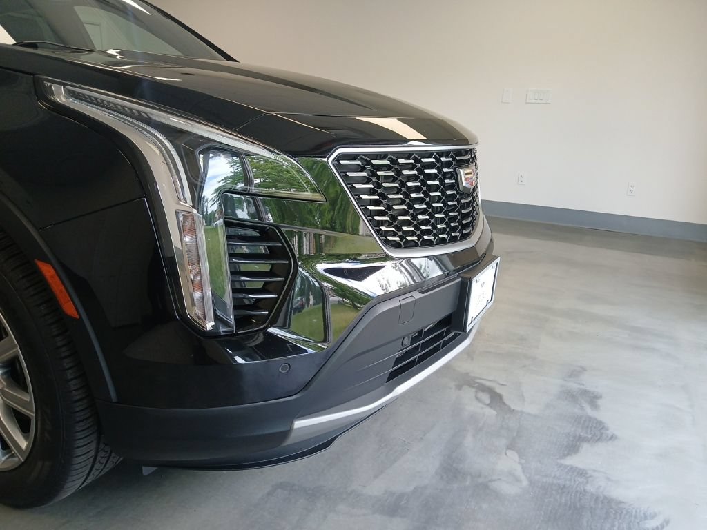 Used 2020 Cadillac XT4 Premium Luxury w/ Cold Weather Package AWD/4WD image 6