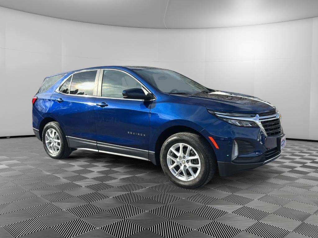 Used 2023 Chevrolet Equinox LT image 2
