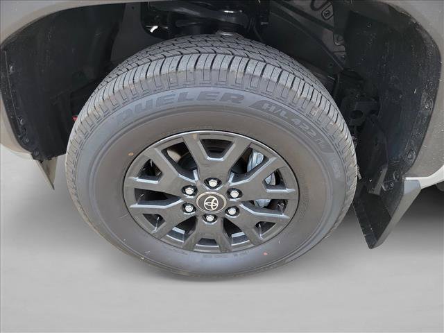 Used 2026 Toyota 4Runner SR5 AWD/4WD image 9