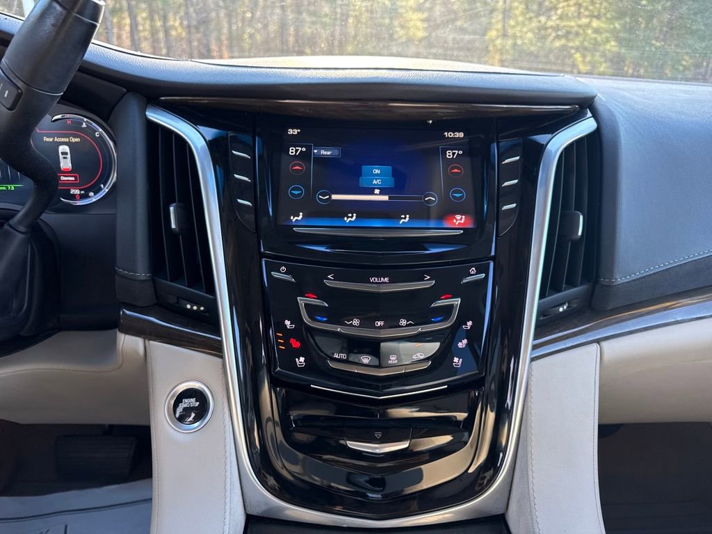 Used 2019 Cadillac Escalade Luxury image 17