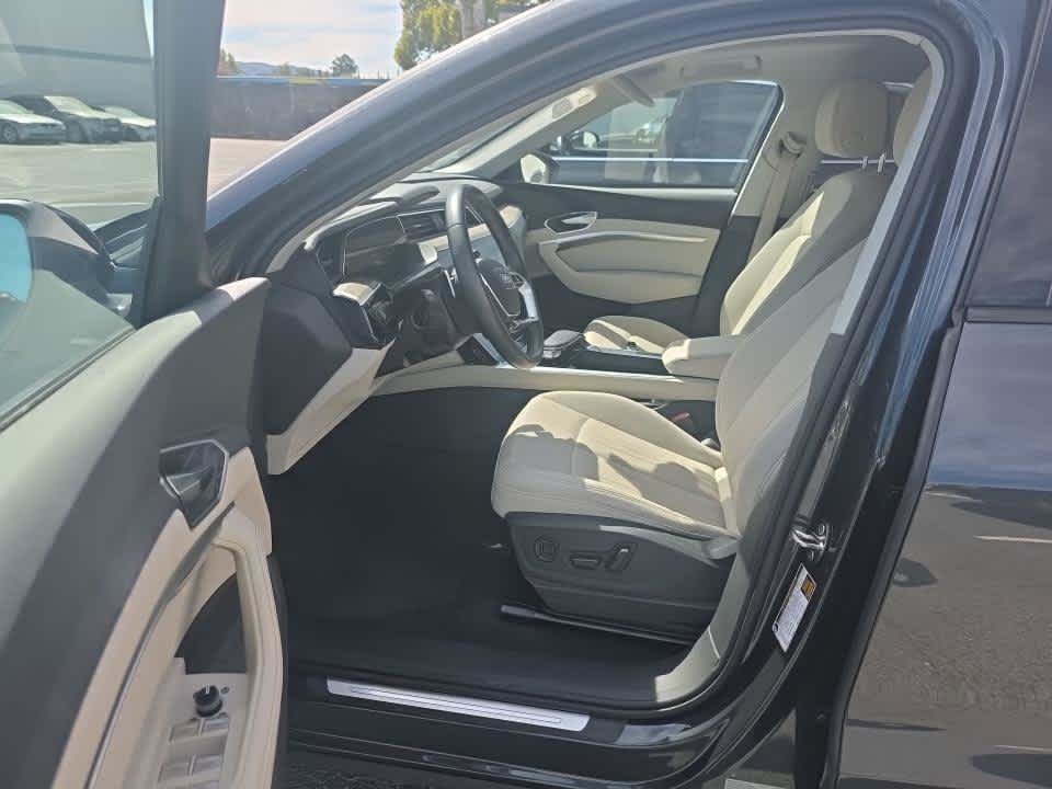 Used 2024 Audi Q8 e-tron Premium Plus w/ Premium Plus Package AWD/4WD image 9