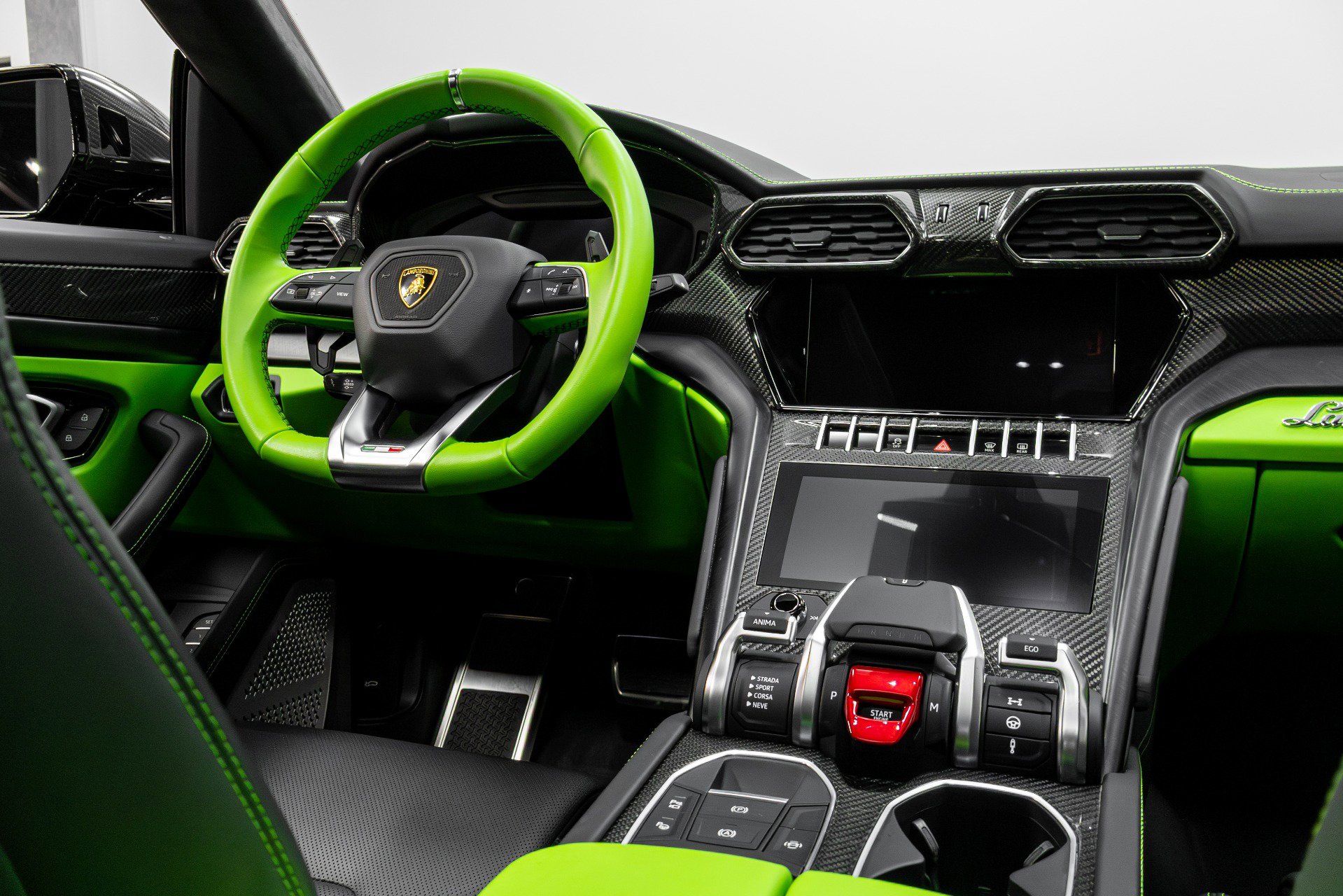 Used 2022 Lamborghini Urus image 32