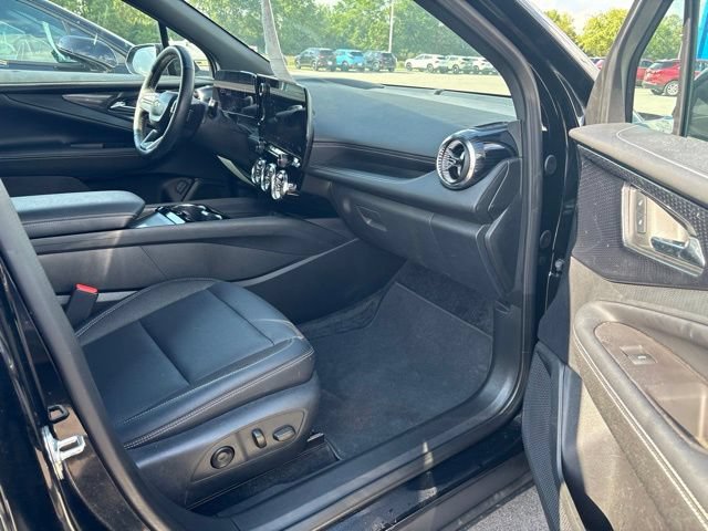 Used 2024 Chevrolet Blazer EV LT AWD/4WD image 11