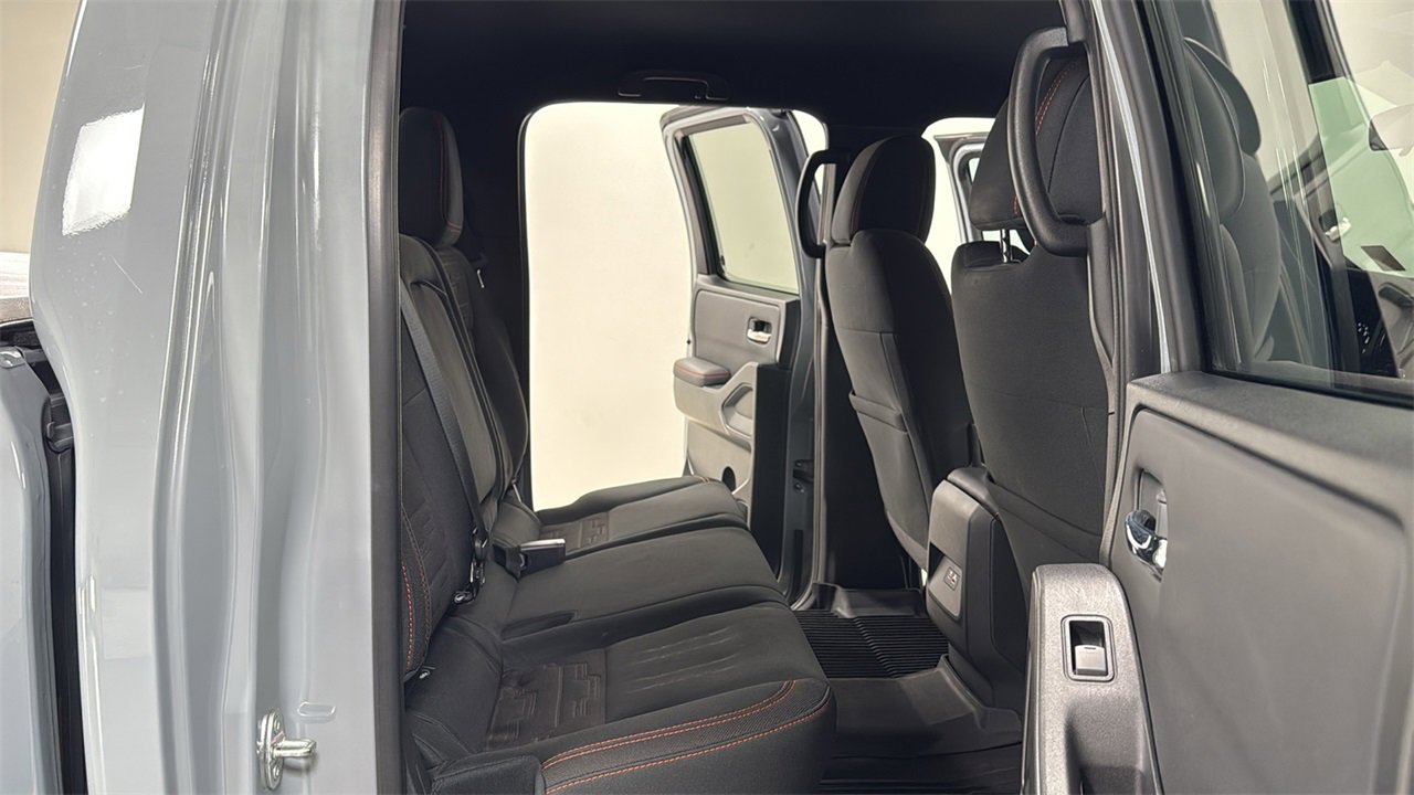 Used 2022 Nissan Frontier PRO-4X w/ Technology Package image 17