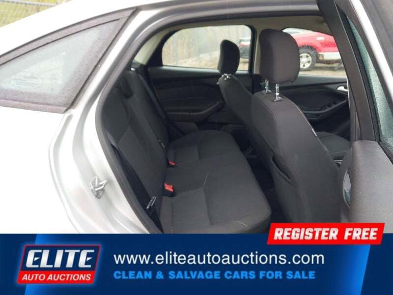 Used 2017 Ford Focus SE FWD image 16