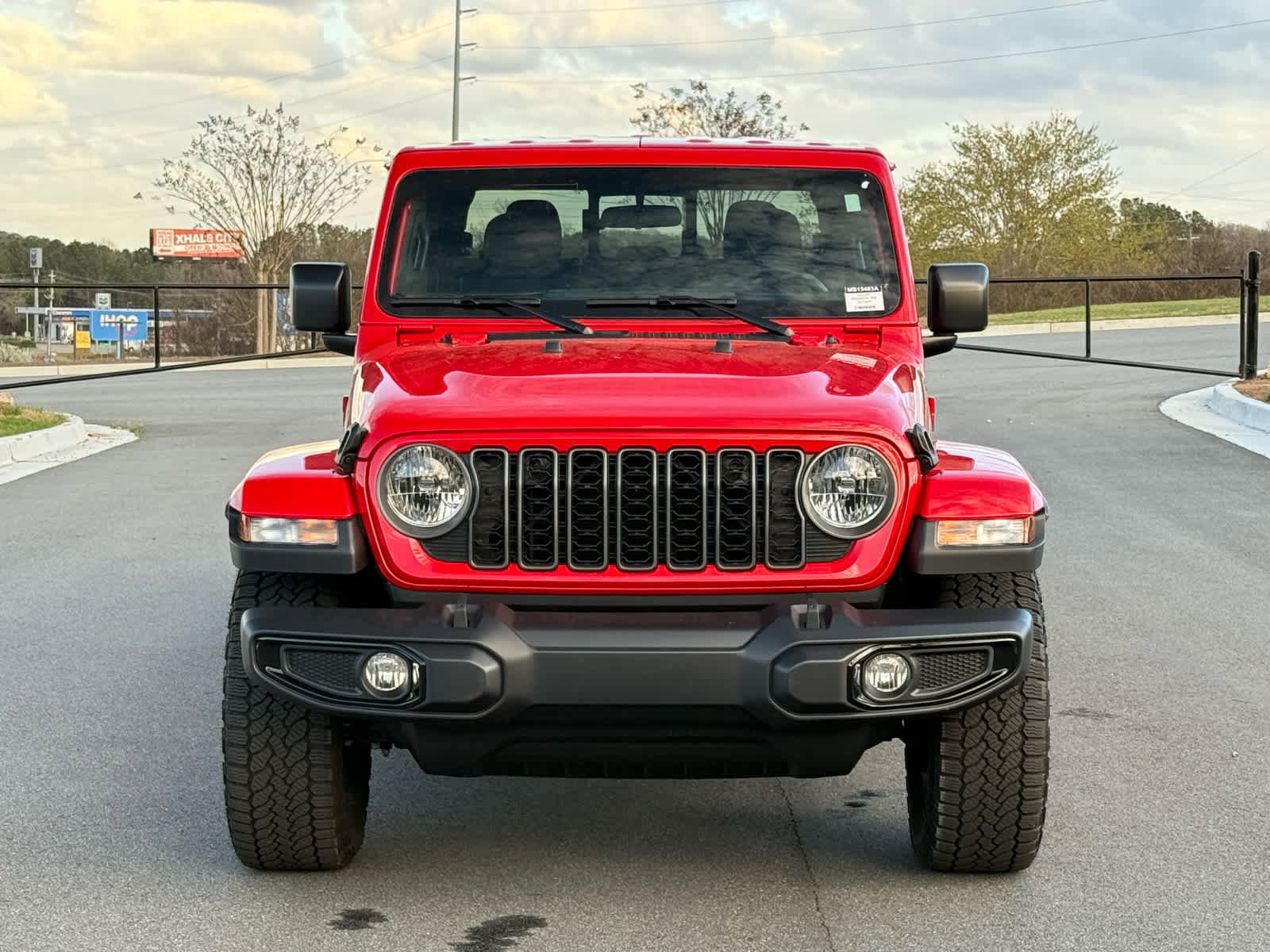 Used 2025 Jeep Gladiator Sport image 8