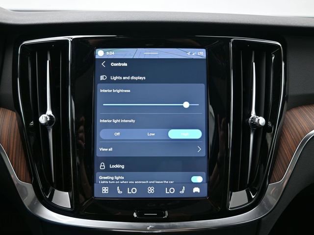 Used 2025 Volvo S60 B5 Plus image 16