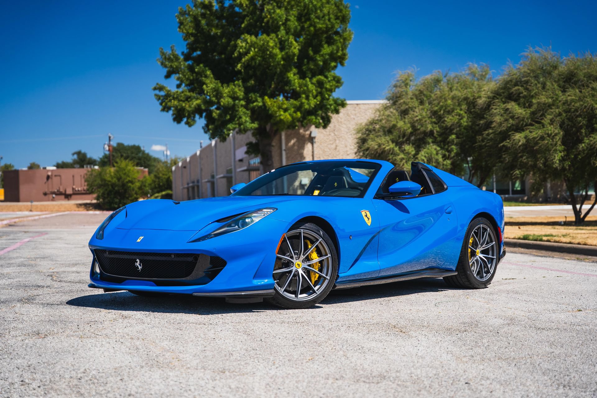 Used 2022 Ferrari 812 GTS RWD image 4