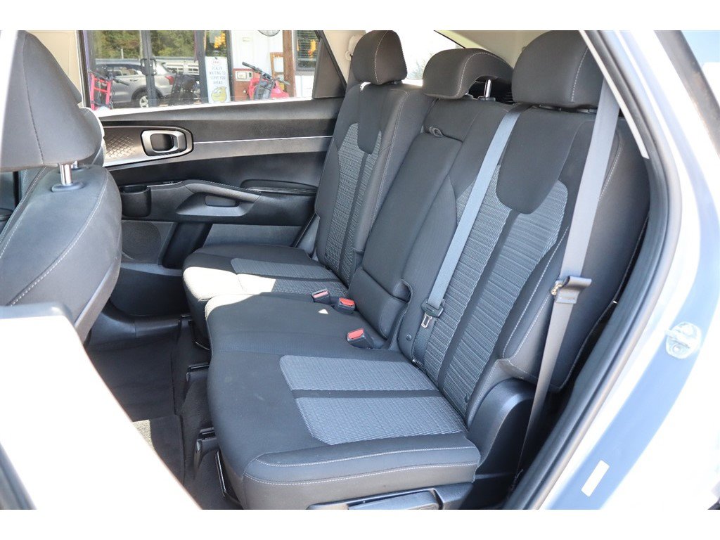 Used 2022 Kia Sorento LX FWD image 12