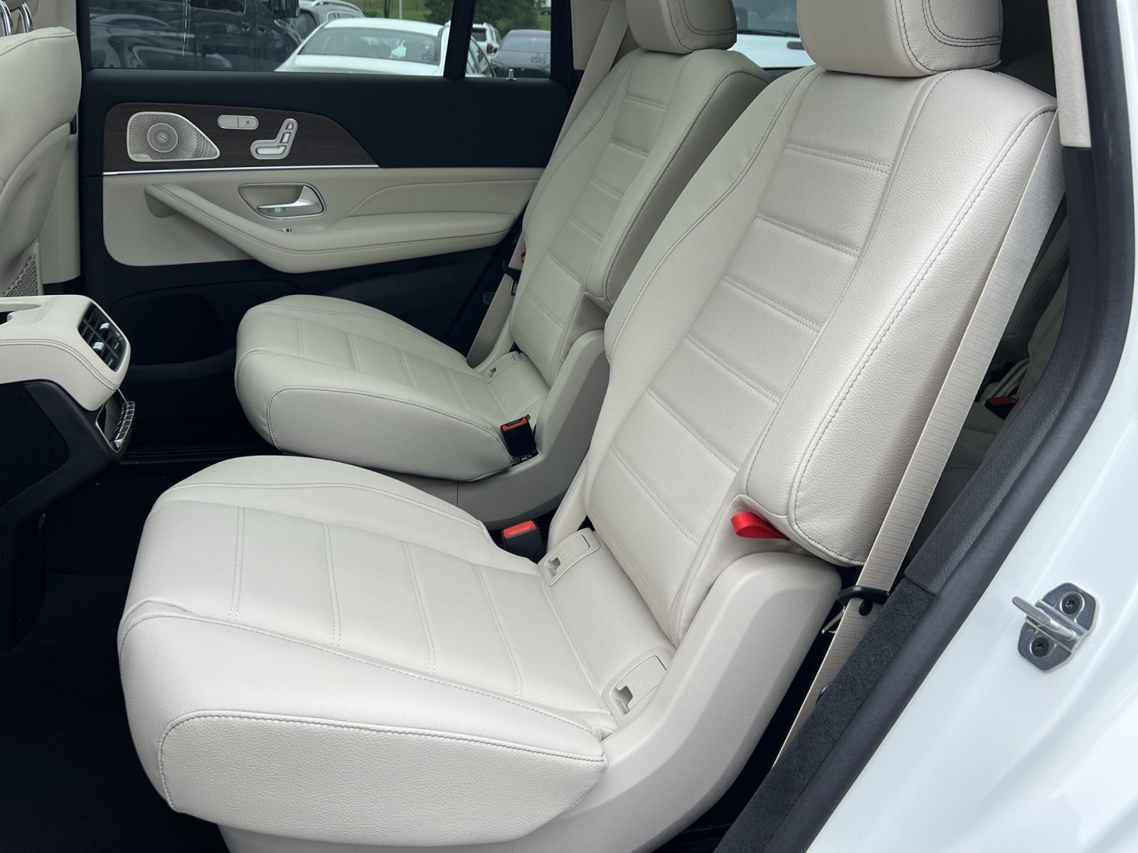 New 2026 Mercedes-Benz GLS 450 4MATIC image 30