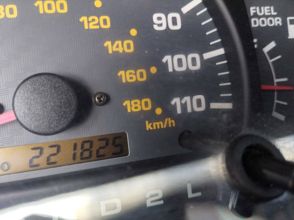 Used 2000 Toyota 4Runner Limited image 24