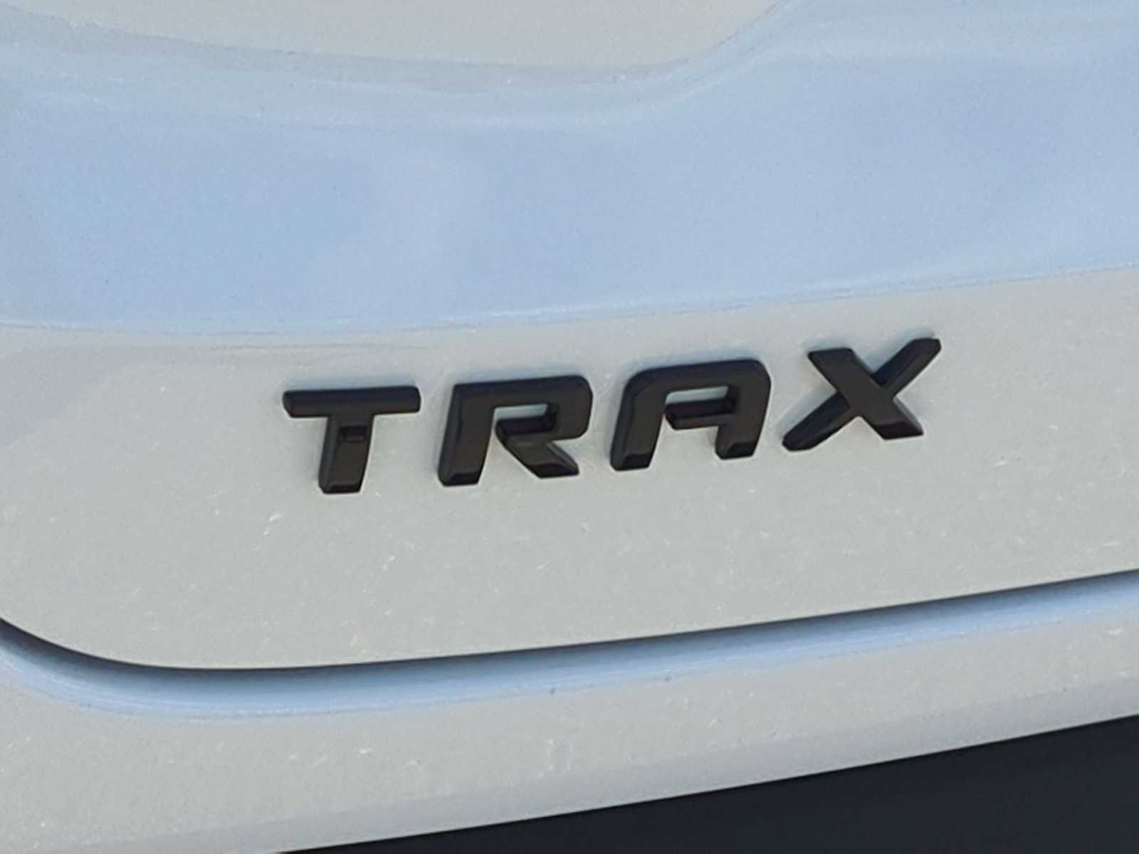 New 2026 Chevrolet Trax LT w/ Midnight Edition FWD image 9