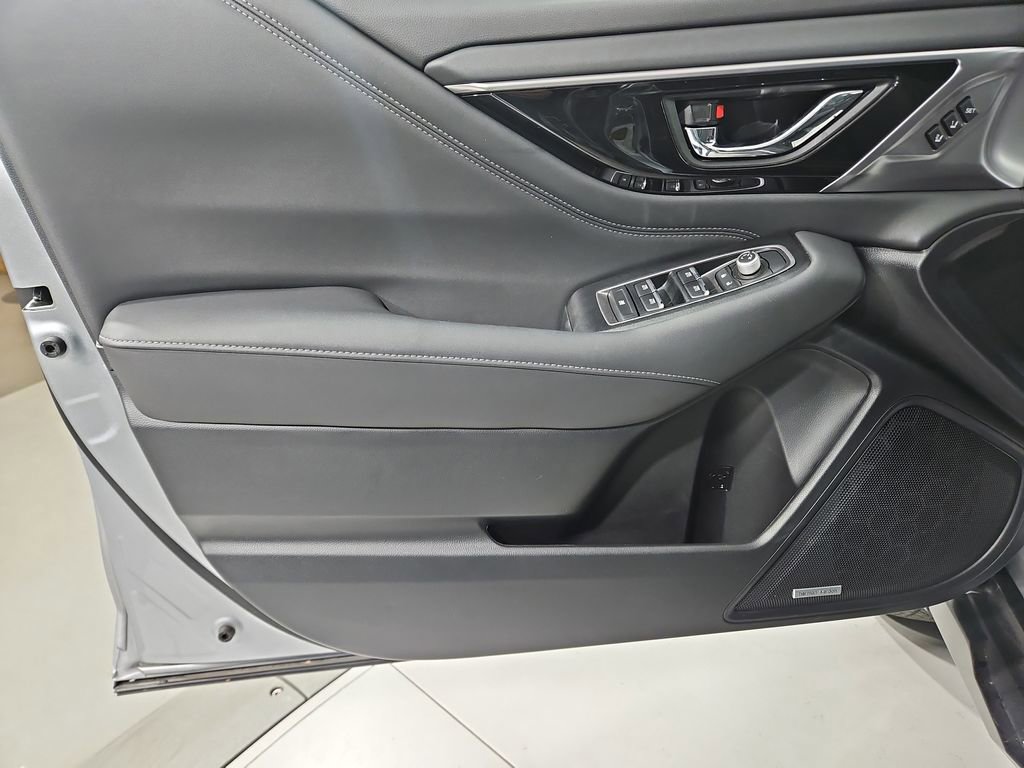 Certified 2025 Subaru Outback Limited image 12