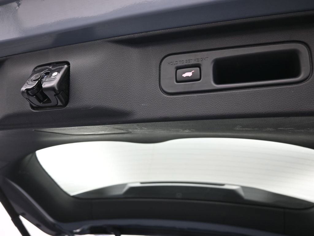 Used 2024 Honda Pilot Touring image 25