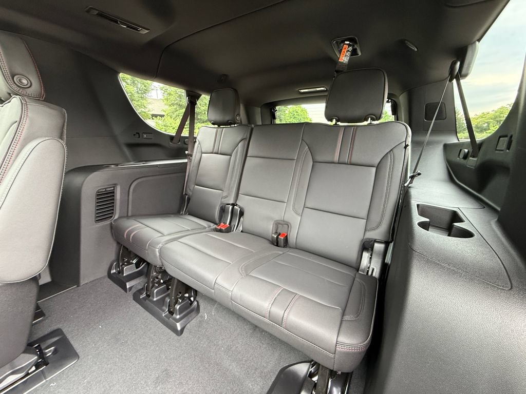 New 2026 Chevrolet Suburban RST w/ Comfort Package AWD/4WD image 26