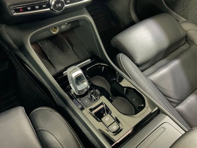Certified 2023 Volvo XC40 B5 Plus w/ Climate Package image 15