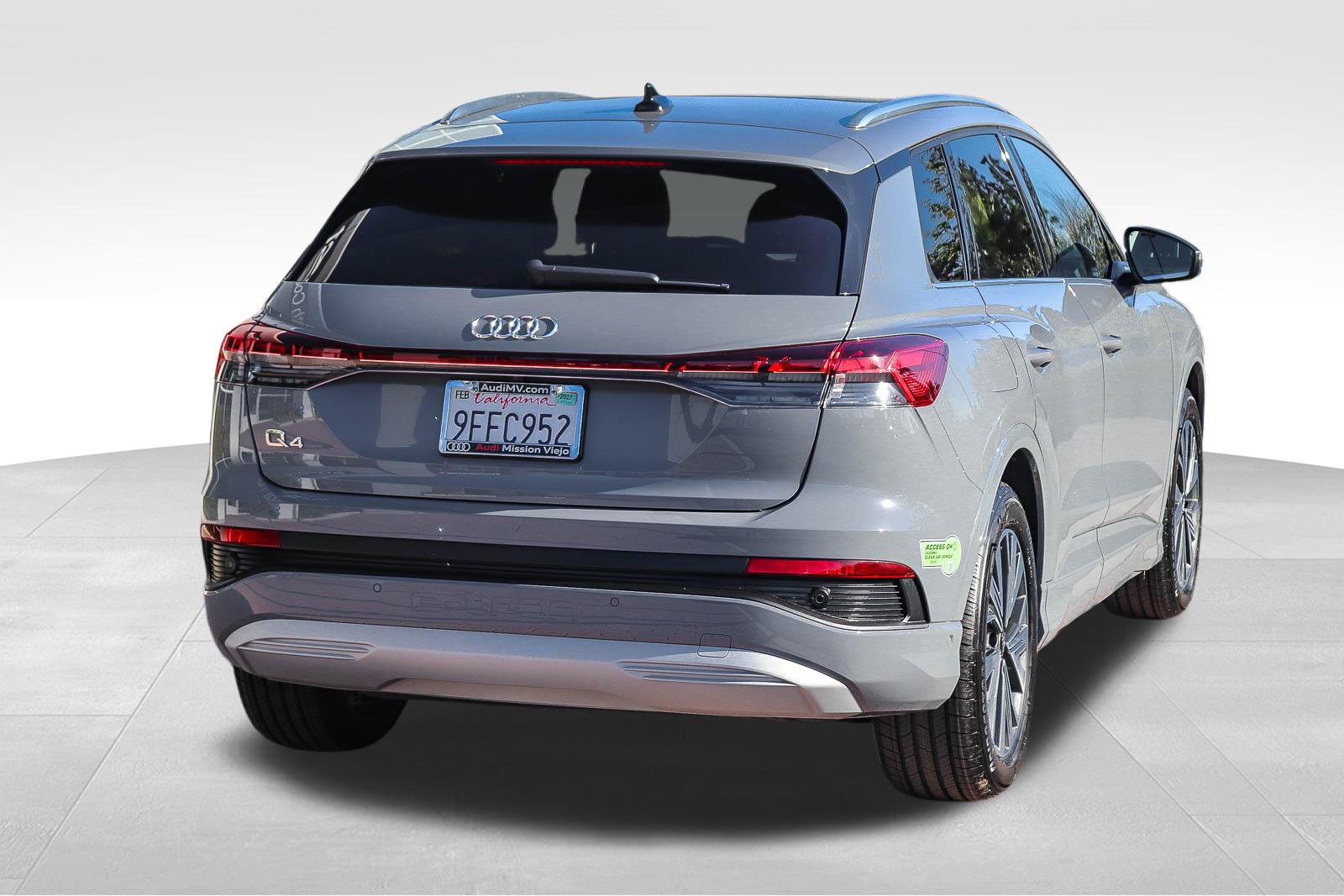 Used 2023 Audi Q4 e-tron Premium Plus w/ Premium Plus RWD image 7