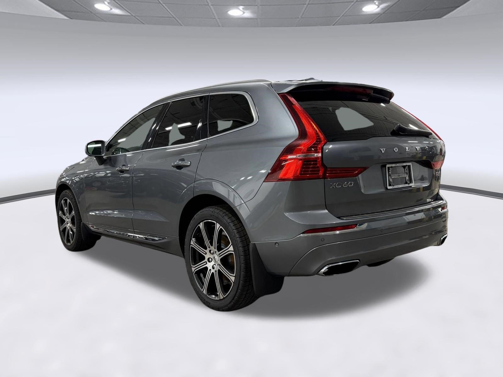 Used 2018 Volvo XC60 T6 Inscription w/ Convenience Package AWD/4WD image 3